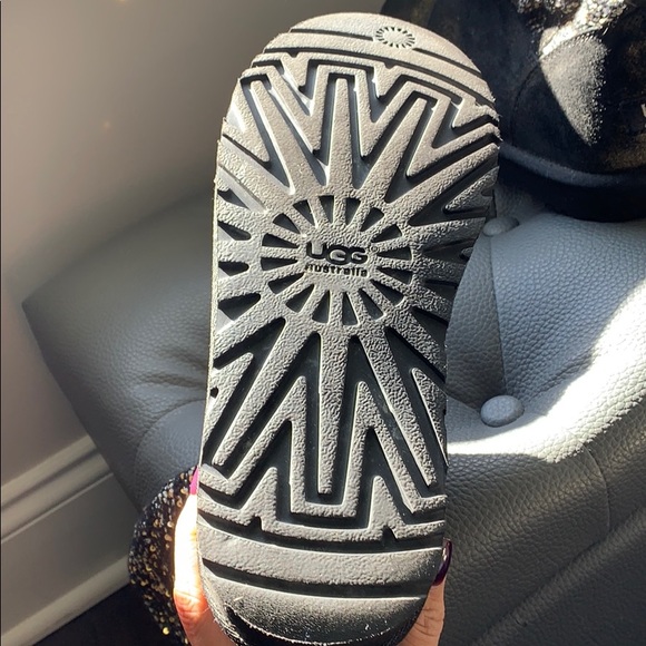 Black and Gold small sequined UGG boots - Picture 3 of 5